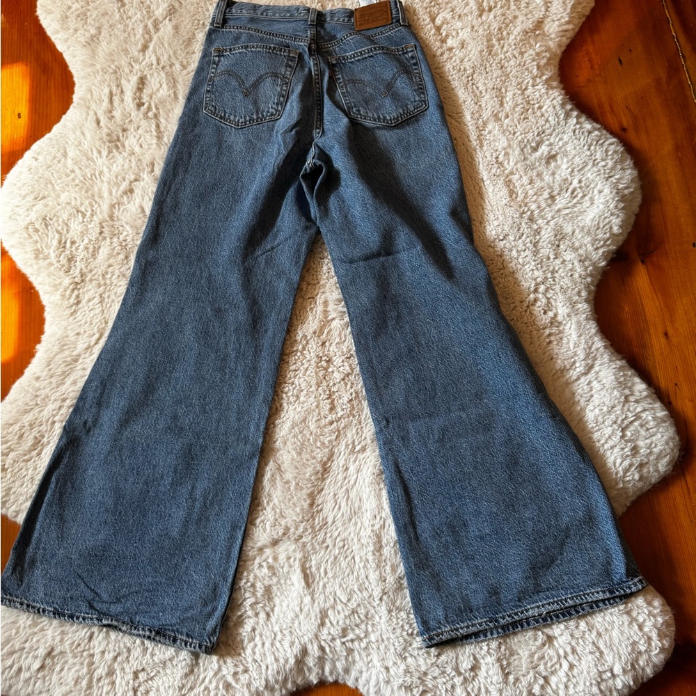 Levi’s Wide Leg High Loose Flare